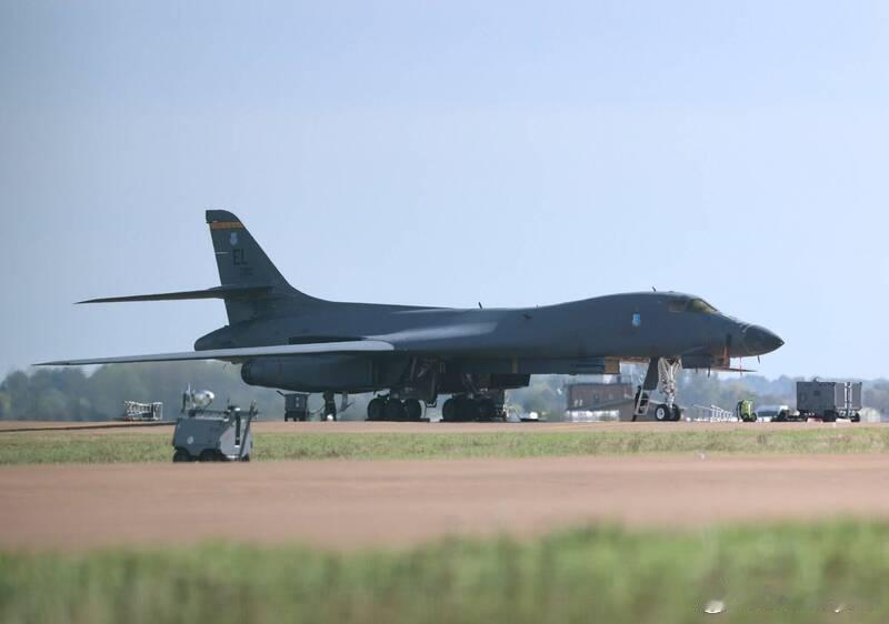 英国基地面临恐袭威胁 美军十多架B-1轰炸机撤回本土海外新鲜事 英国费尔福皇家空