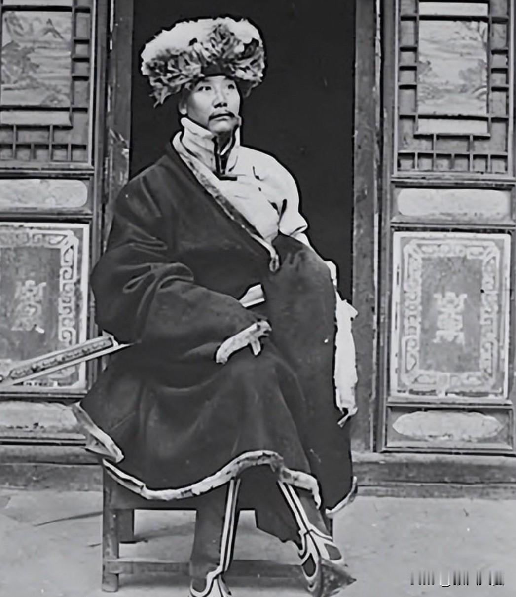 因为备粮让道，暗助红军，敌人对他恨之入骨残忍杀害，这是一段真实的历史故事。在甘南