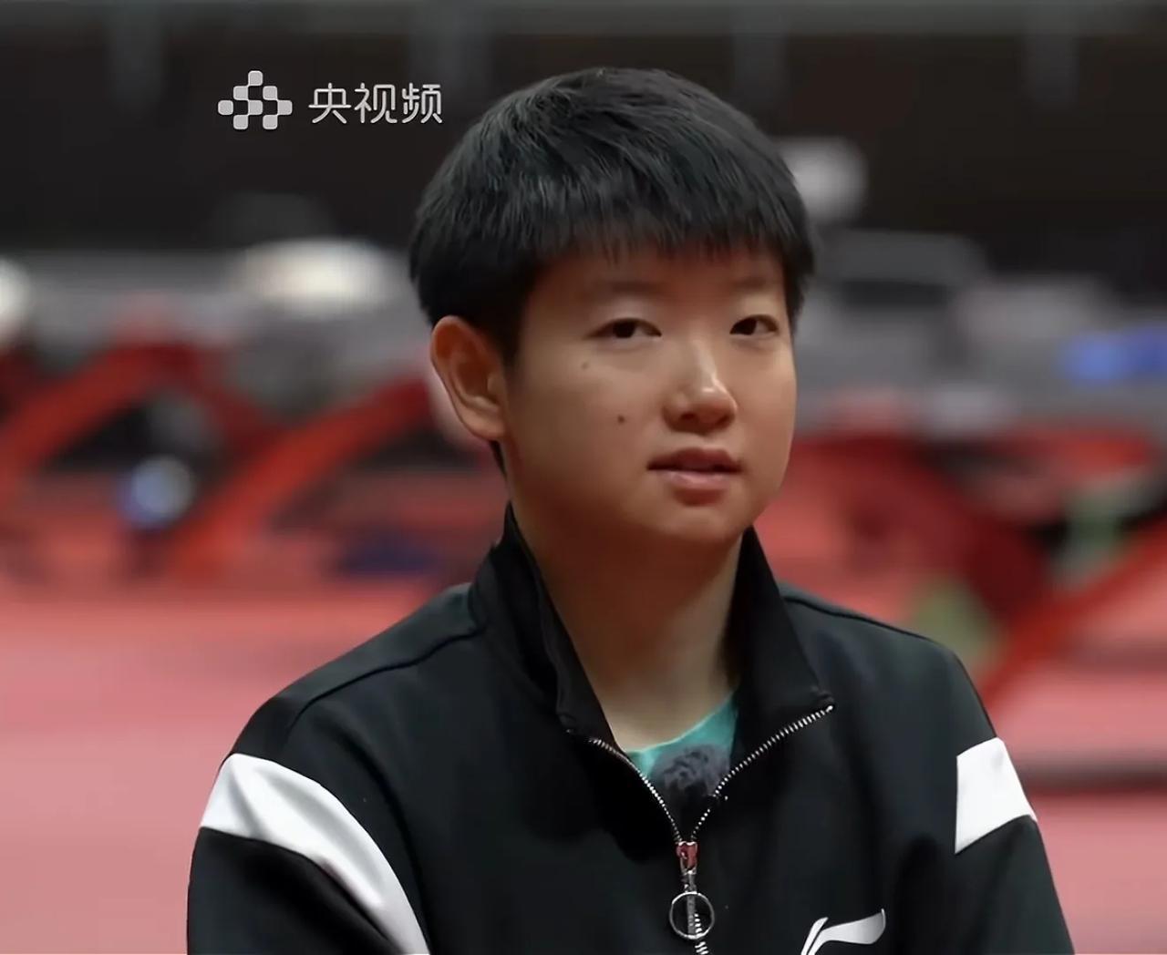 釜山世乒赛前
（央视记者采访孙颖莎）
孙颖莎：自己上场肯定是要赢下这一分的，相信