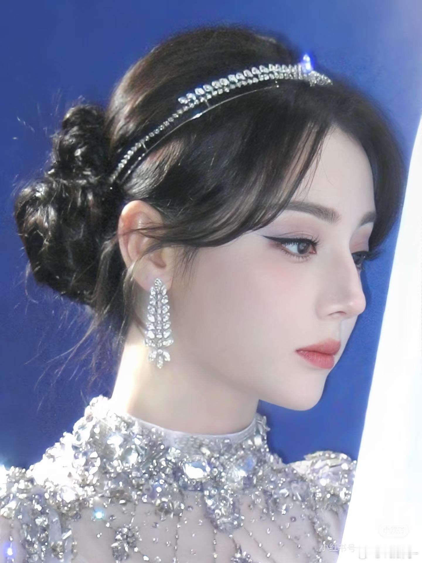 向全世界安利我担 迪丽热巴呀 