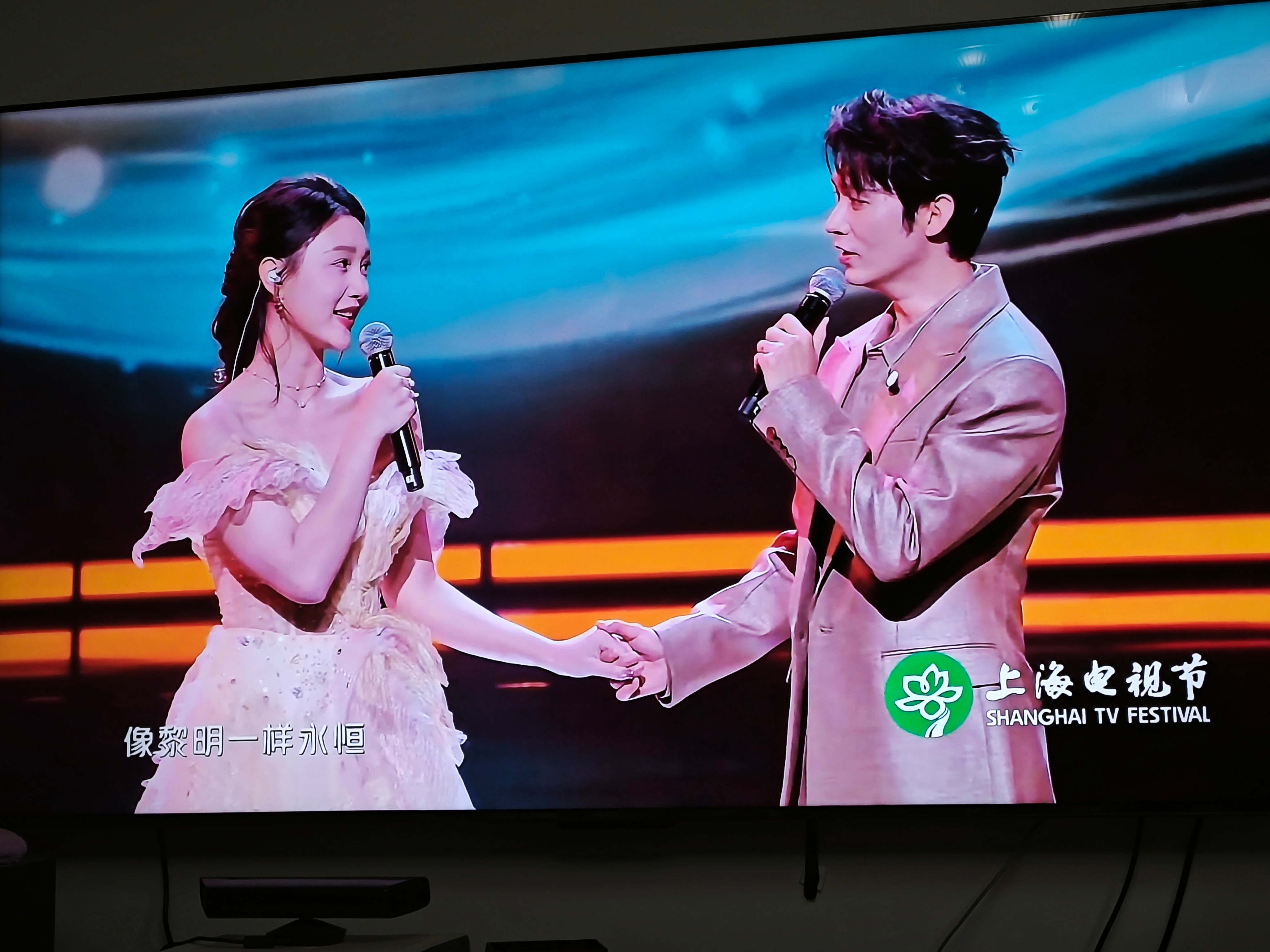 隔了这么久，听到到歪婆娘蔡晓艳儿和耙耳朵陈海清的四川话，依然蛮触动的搜了一下，原