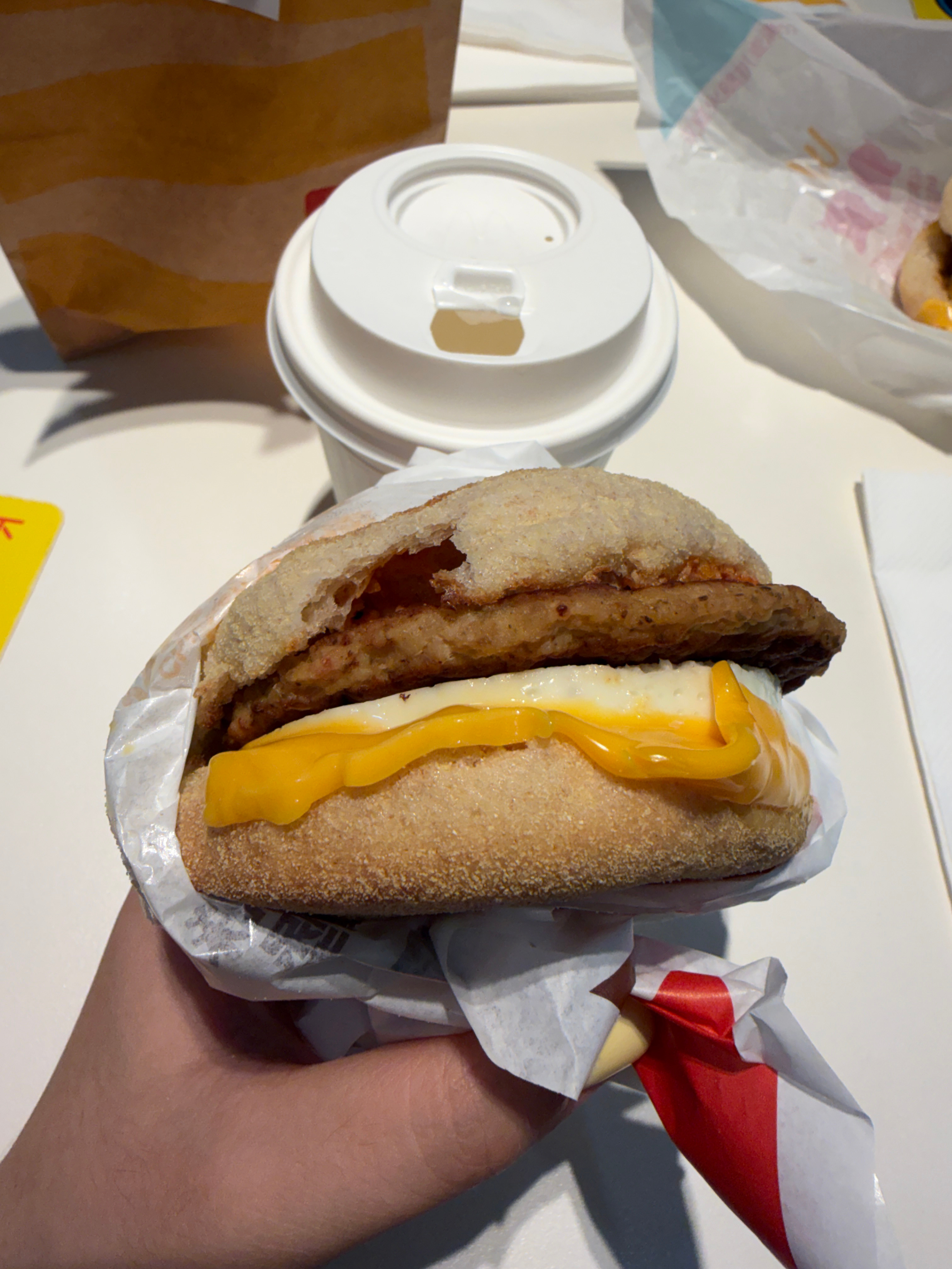 今天6点起床，一通忙碌之后还赶上了麦当劳的早餐，果然早起会延长一天的时间