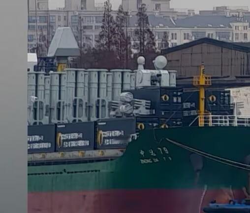 那玩意儿我怀疑是影视道具，给蛟龙行动2准备的。 