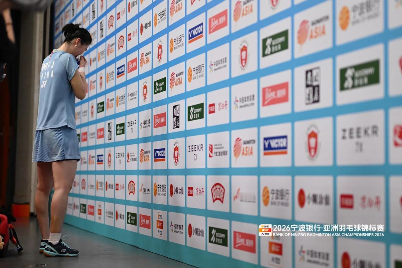 再见！高昉洁！宁波亚锦赛，高昉洁1-2不敌山口茜无缘四强，就此结束了最后一场国际