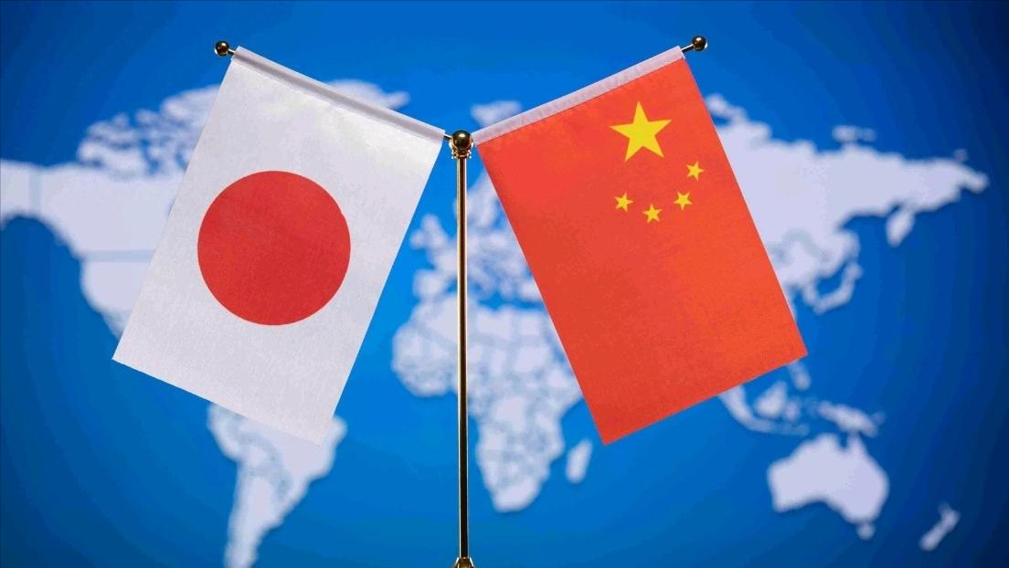 高市早苗丢出所谓的“中日合约”，11月30日，日本记者佐藤章写到，1972年，田