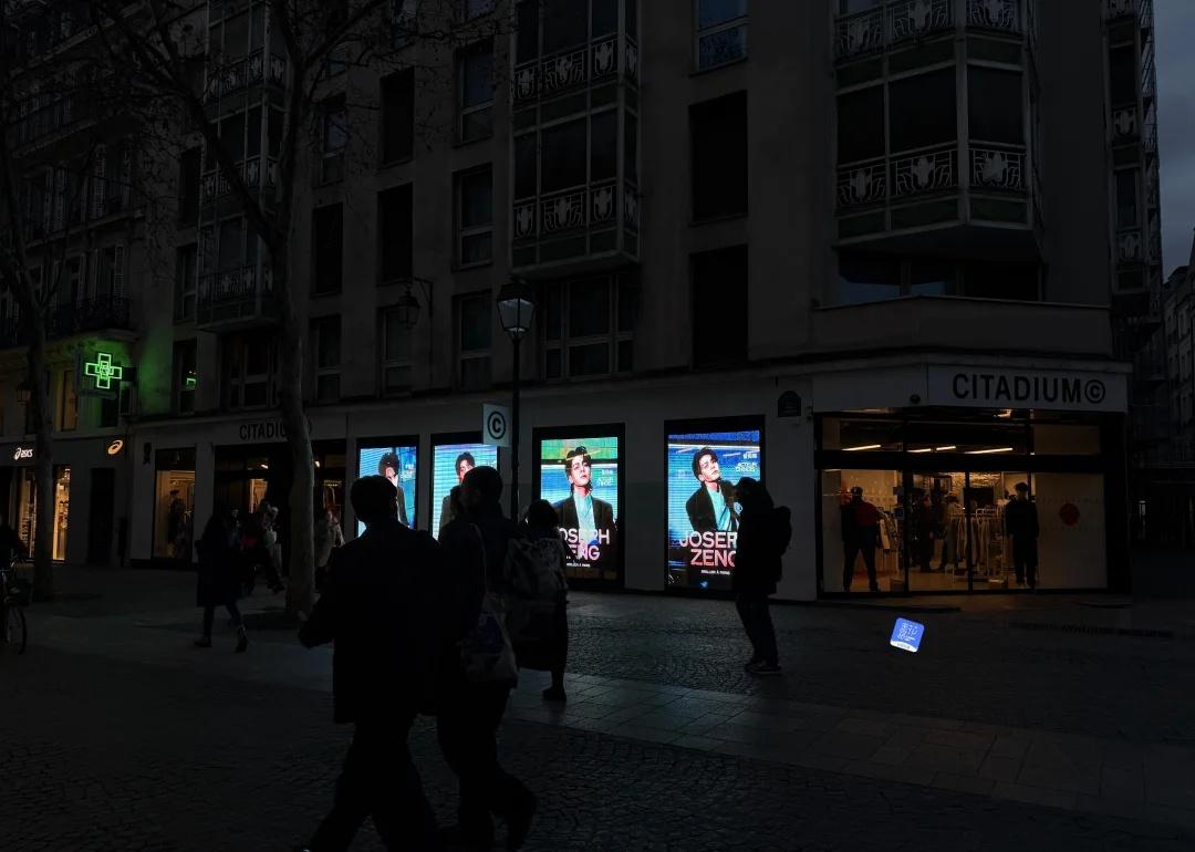 1.26-2.1 曾舜晞 巴黎蓬皮杜大屏
曾舜晞  每一个瞬间都值得纪念
闪耀时