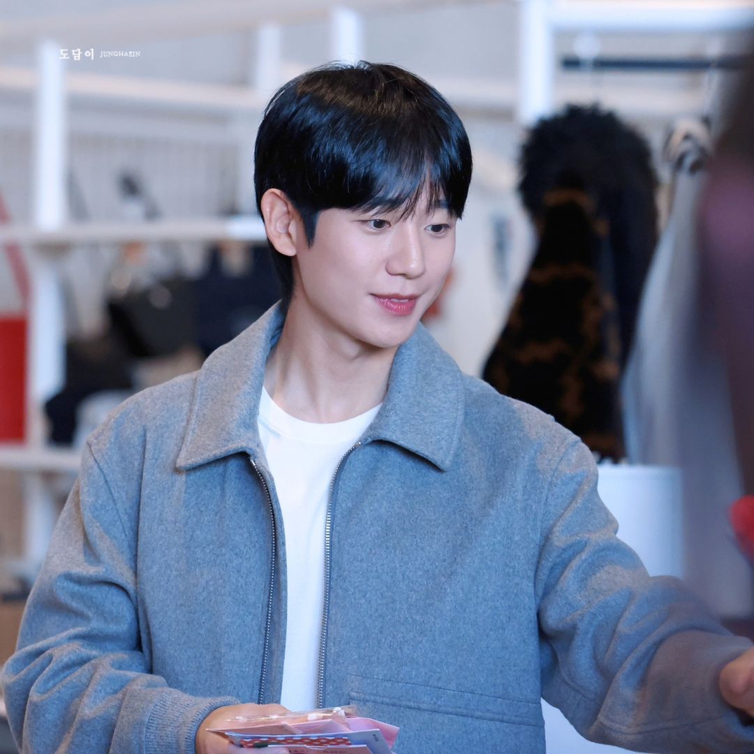 #丁海寅[超话]#“你是这个星球上最独一无二的可爱”😘cr dodam_hi0