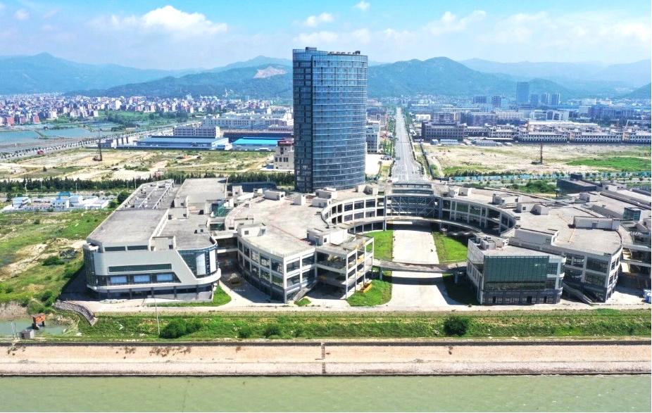 国资抛售！神秘买家接手！福州一综合体500间店面转手卖了1个亿！

9月28日，