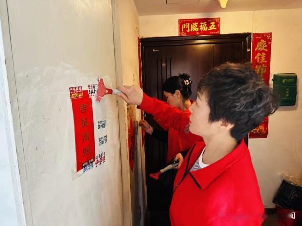 党建引领聚合力 万柏林区下元街道“靓丽星期五”洁净楼道
 
4月17日，太原万柏