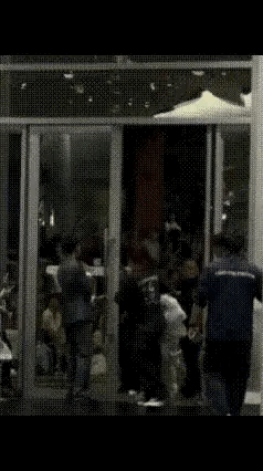GMMTV这次曼谷线下活动，发生中国粉丝被抱摔、辱骂的这场风波里最刺耳的，不是工