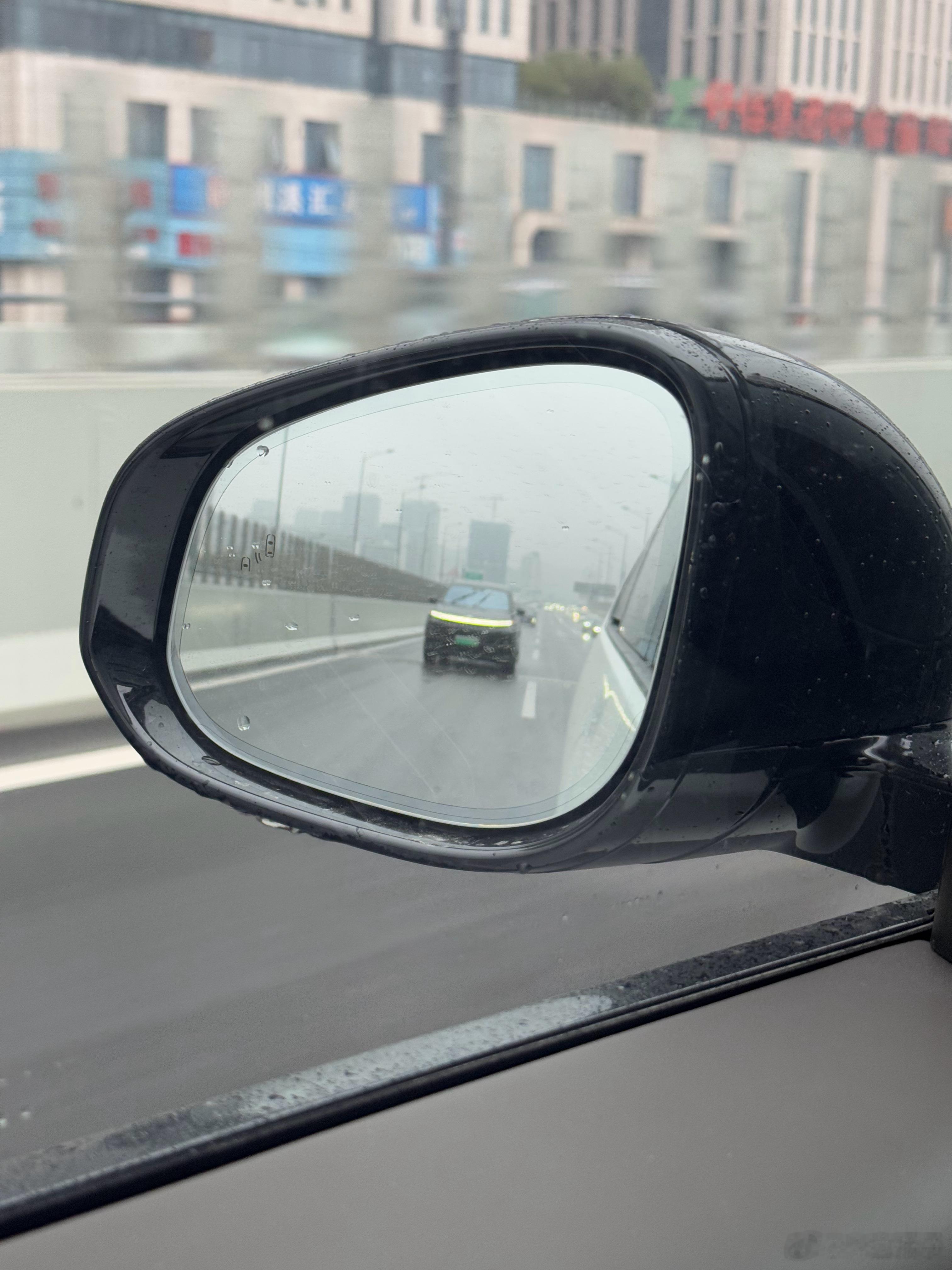 从22年到24年，理想的城区智驾体验越来越好感觉为了2-3万差价，买Pro的同学