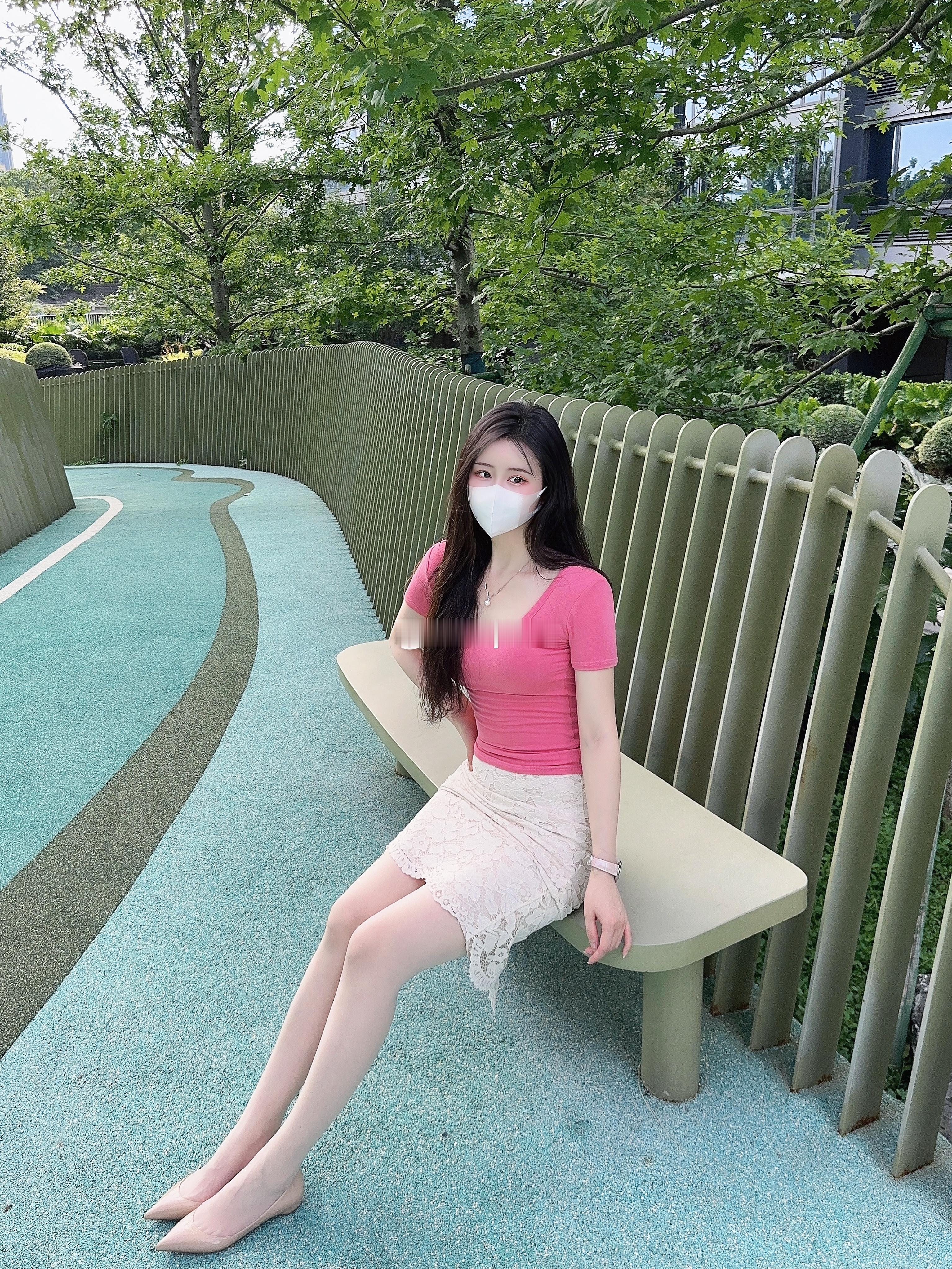 你的眼里只有我涞觅润丝今天穿什么
