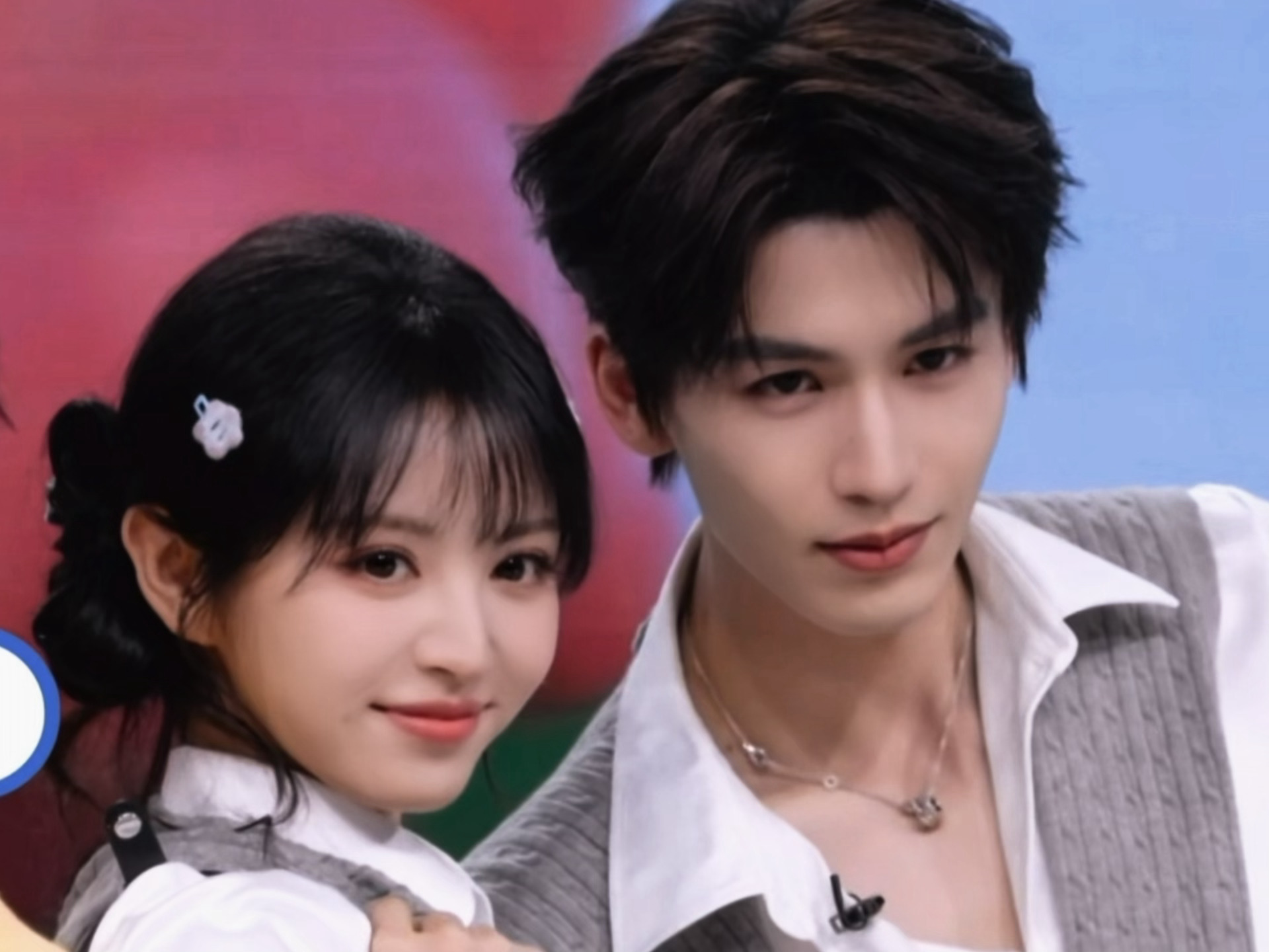 我不行了好完美的两张脸。。。。 