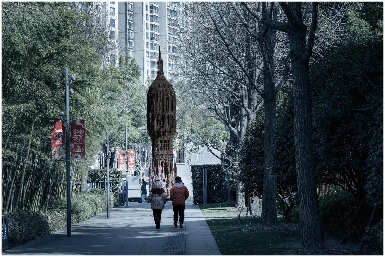 人与雕塑与岁月
