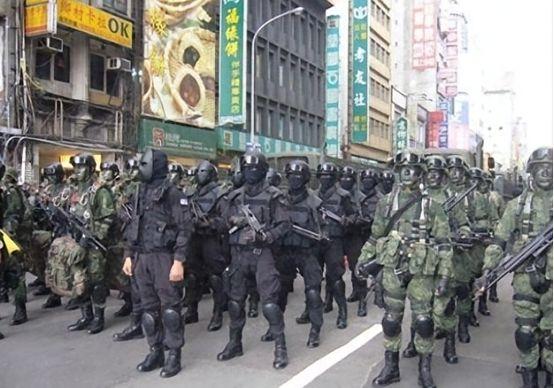 台湾回归在即！问题来了，当部队开始登陆，履行接管台湾的责任时，台湾还有30万武装