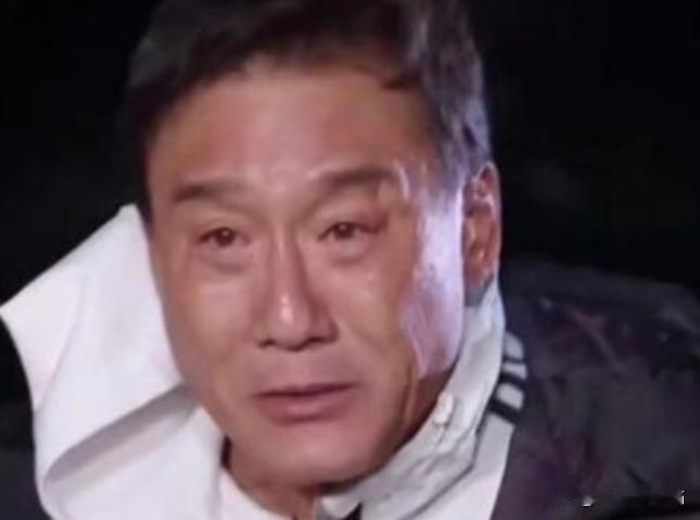 影帝梁家辉曾在节目上直言：我觉得香港人其实挺可悲的，被英国人统治了一百多年，在回