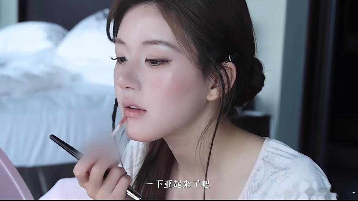 唇线笔是谁带起来的风潮 ​​​