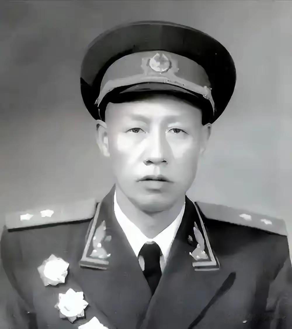 1949年将军回乡！阔别故土19年，家人苦等半生，相见一幕让人破防
 
1949