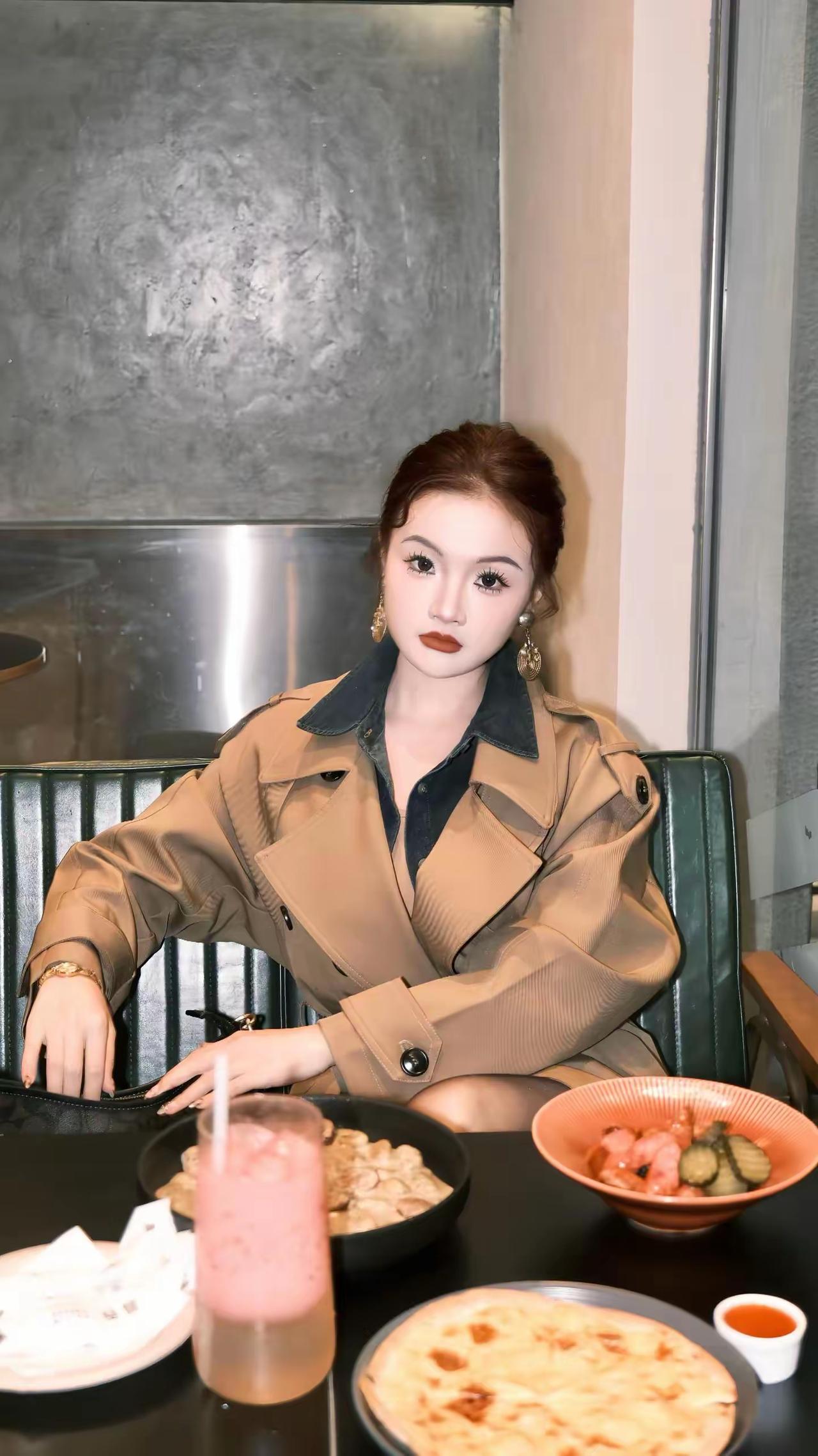 人生的意义不在于躲避风暴，而在于学会在风雨中舞蹈。