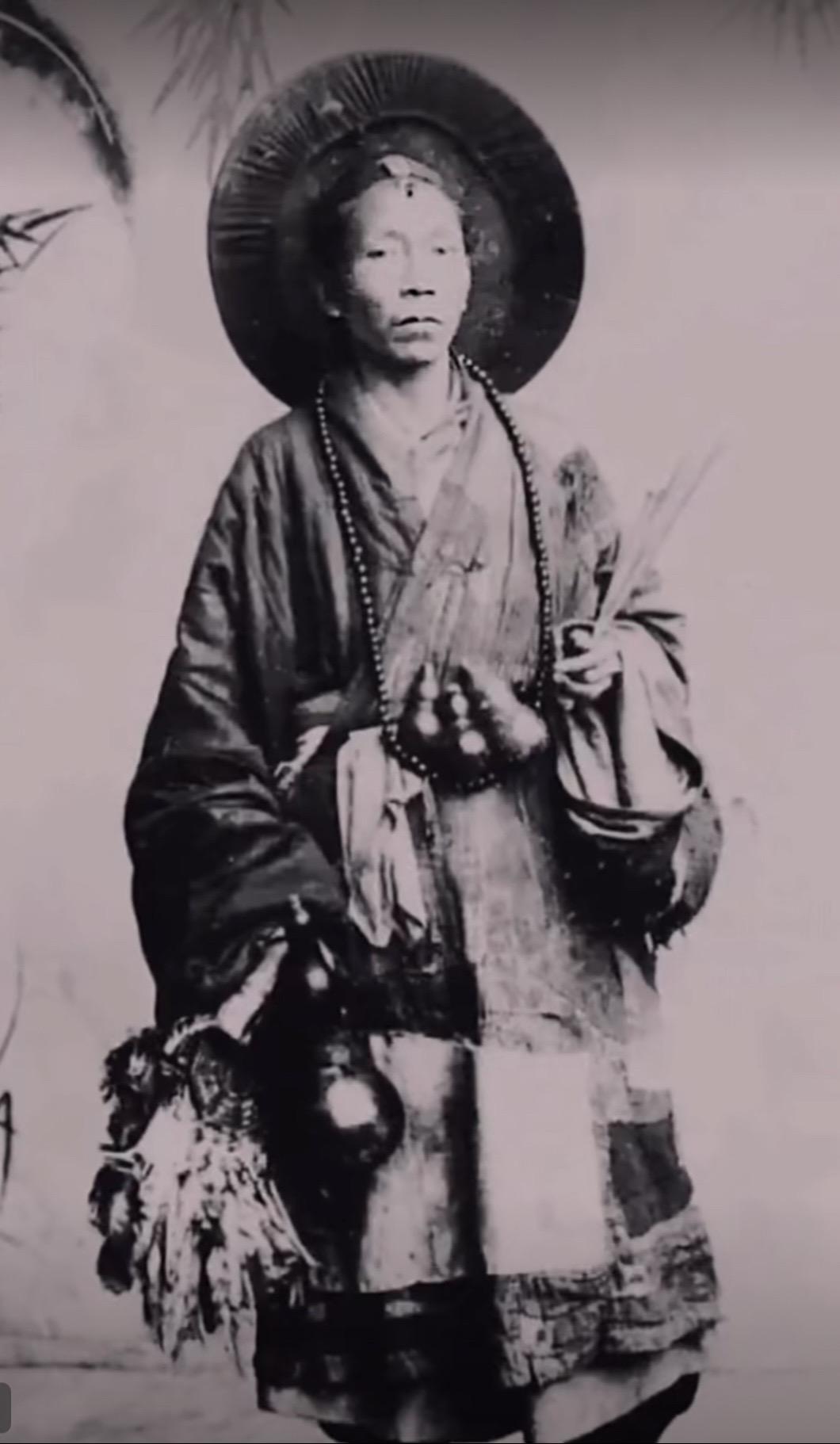 老狼原创：抗战时期的僧人，道士。国家兴亡、匹夫有责；时代的洪流；使隐居山林的和尚道士也发出了狮子吼抗战时的僧侣正能量