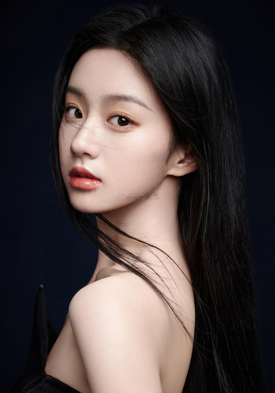 电视剧《觉醒》女主：包上恩男主：黄景瑜题材：科幻、悬疑导演：杨磊(三体)开机时间