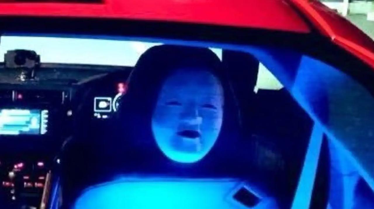 在驾车行驶时，如果车子间没有保持一定安全距离，就有可能增加事故的风险。偏偏部分驾