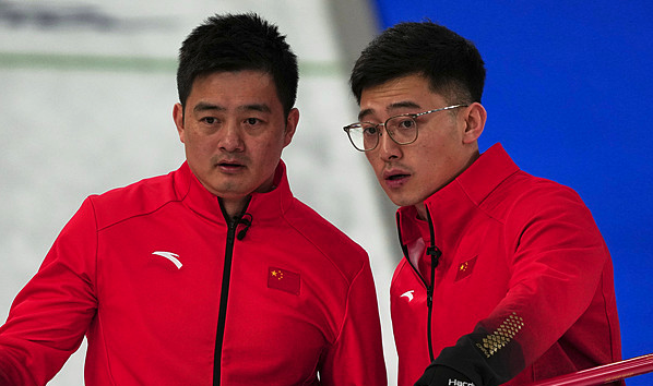 冰壶男子循环赛：中国队半场2-5落后英国队进入中场休息