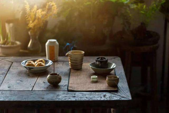 稻盛和夫说：“一件事情，你坚持做了三天，那是心血来潮；你坚持了三个月，那是刚刚上