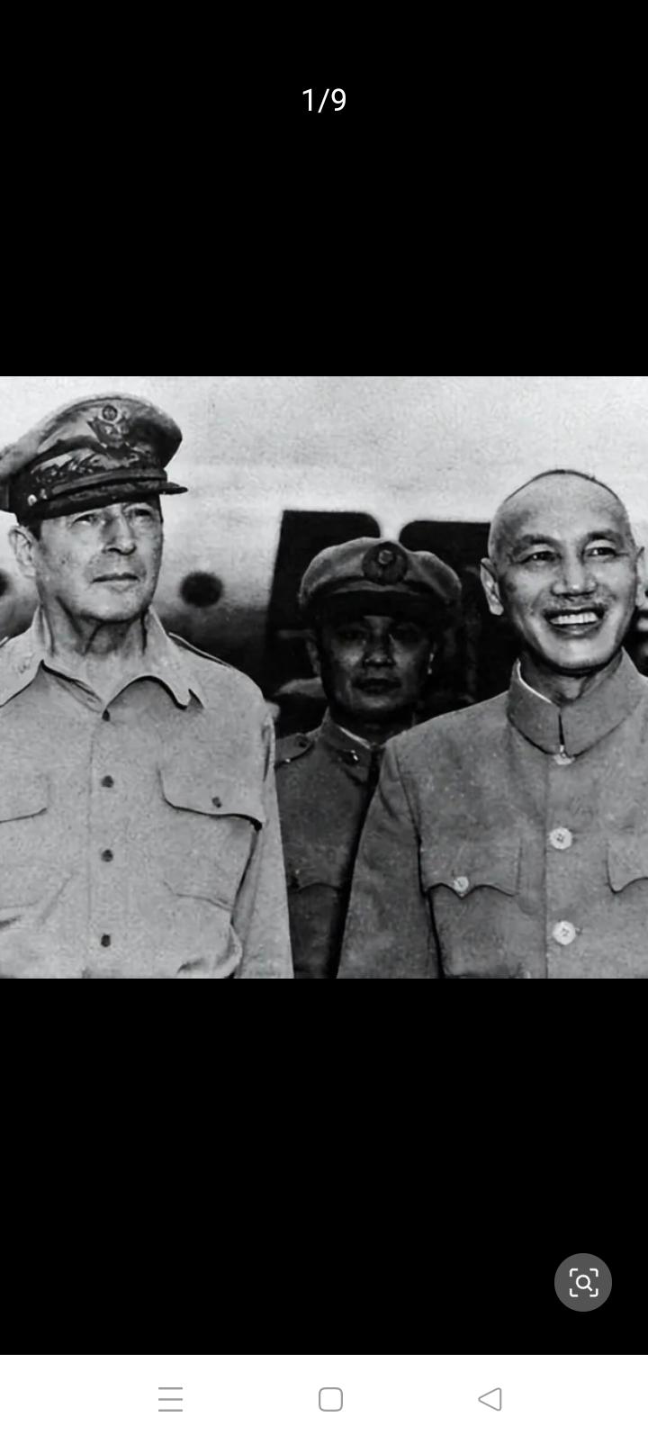 闻之麦克阿瑟被撤职，蒋介石讥笑道：
一个彭德怀都对付不了，有什么资格说我渣？
他