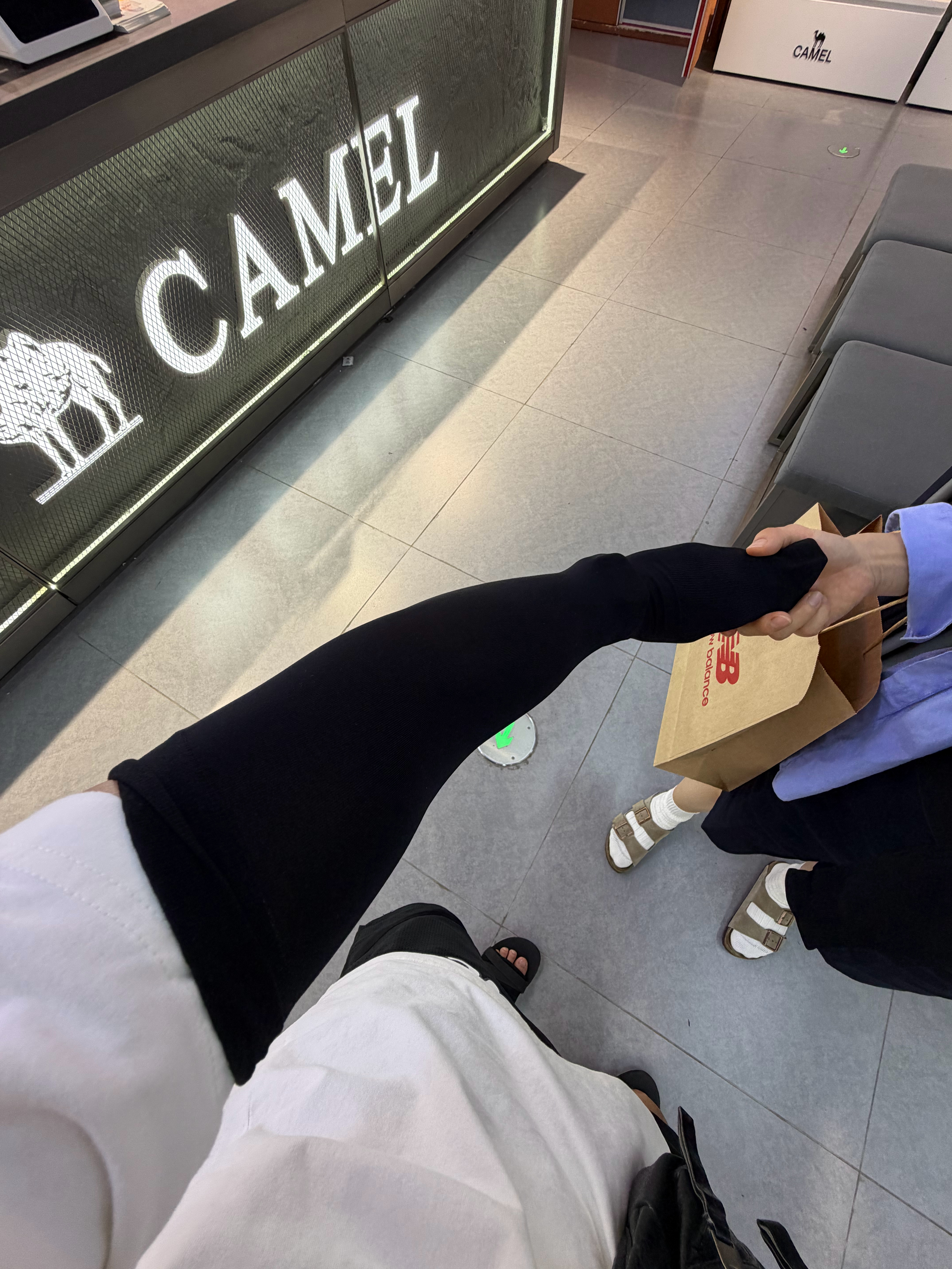 这冰袖和丝袜，是一种材质吗？ 天津·万达广场(天津滨海店)