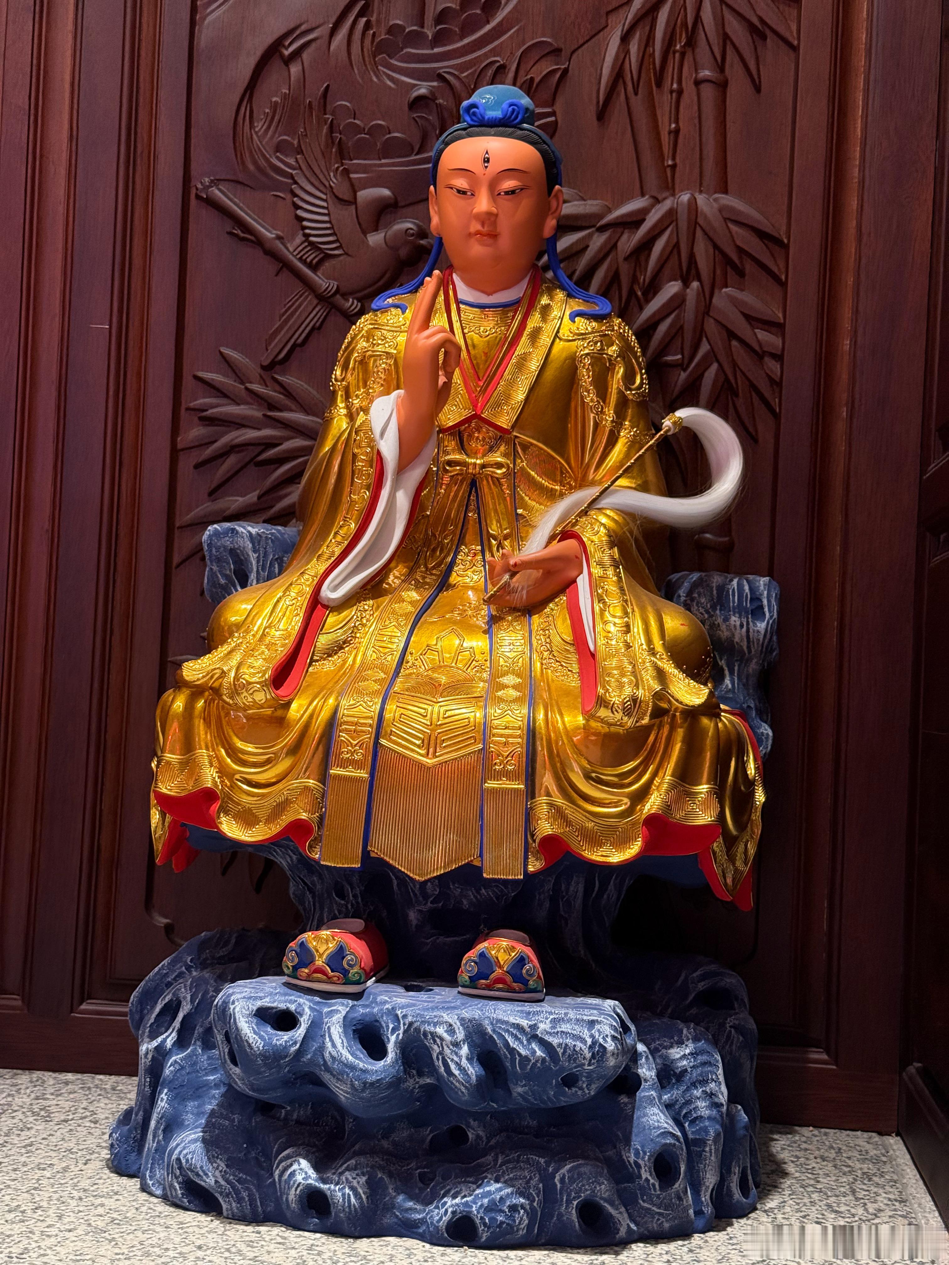 静心沉淀自己，看淡世间浮华 佛曰：浮生万千，皆是虚妄；心若安宁，万般皆安。 人这