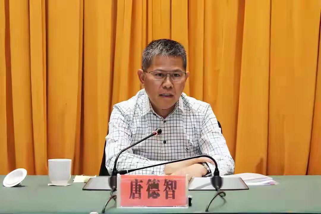 这是一只真正的大老虎！一是职位比较高，属于副省级的中管干部；二是年龄比较轻，19