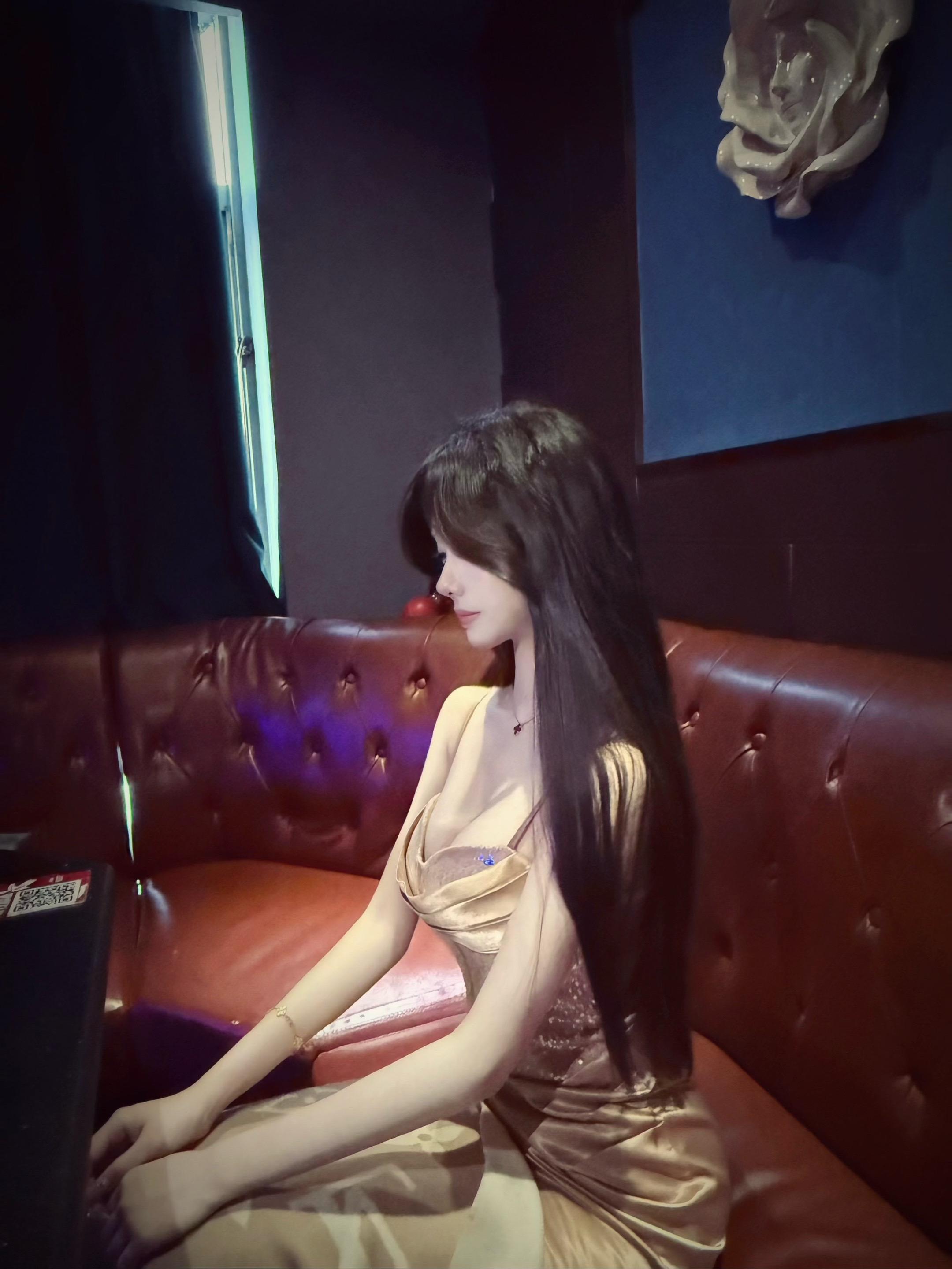 “谁许你天上人间 谁同你恨海情天”