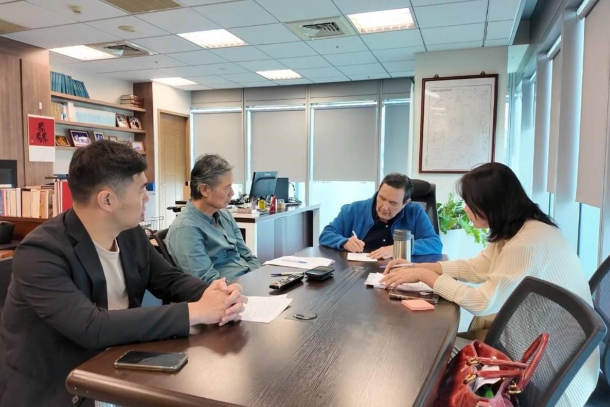 马英九发声明　不同意马以南代行基金会事务　亲笔信也曝光

梅花新闻网 简立欣/台