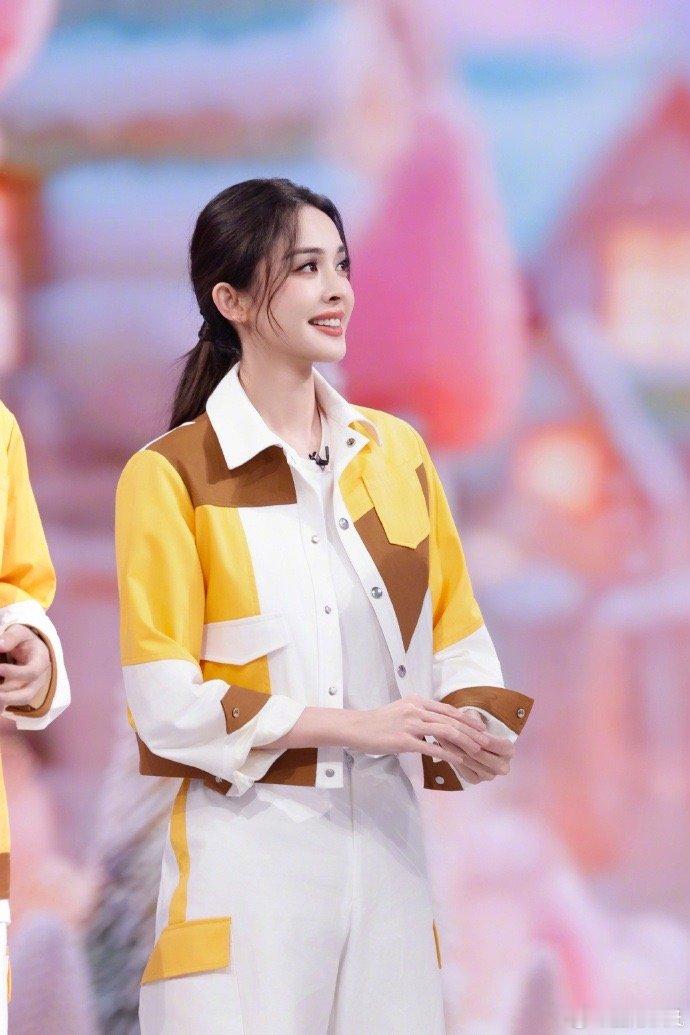 白月光的力量！娜扎重新演绎小雪，一句台词瞬间拉回十三年前。她站在那里，就是无数人