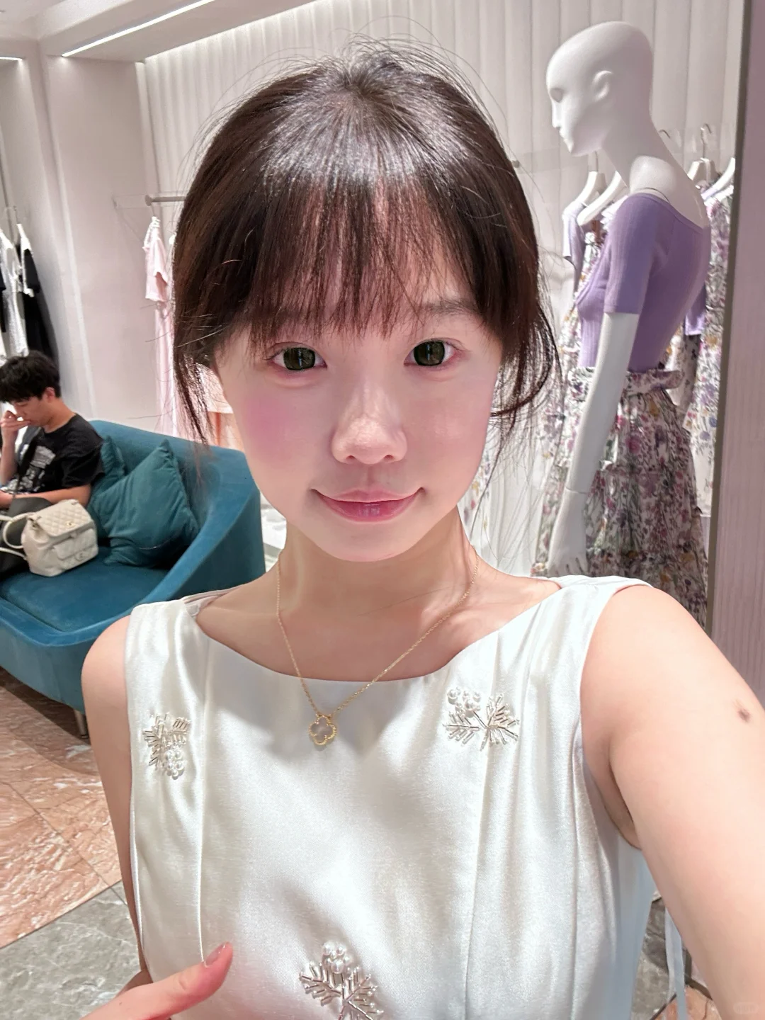 路过三次都舍不得买的裙子