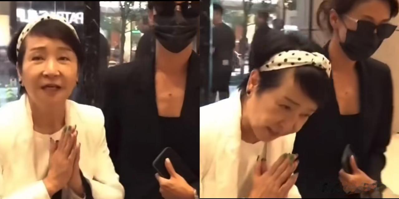谢贤走后，前妻狄波拉头回露面。

面对记者追着问葬礼咋办，她没掉一滴泪。

但她