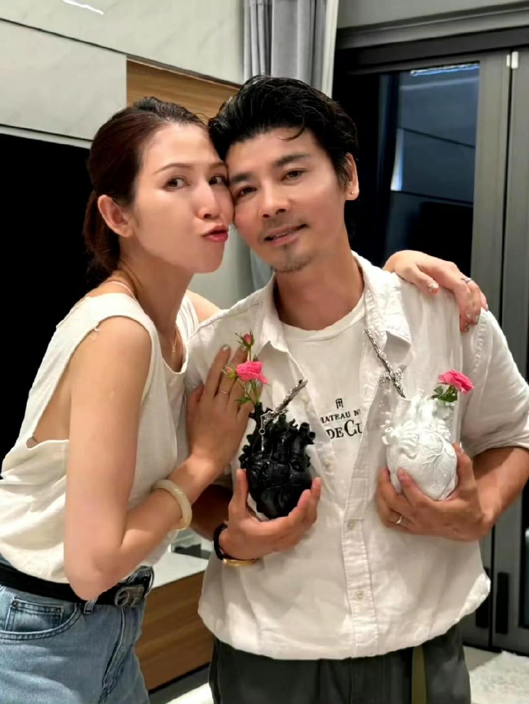 蔡少芬：（眼眶发红）医生说你血管堵了80%，我当时腿都软了。我怪自己怎么没早点发