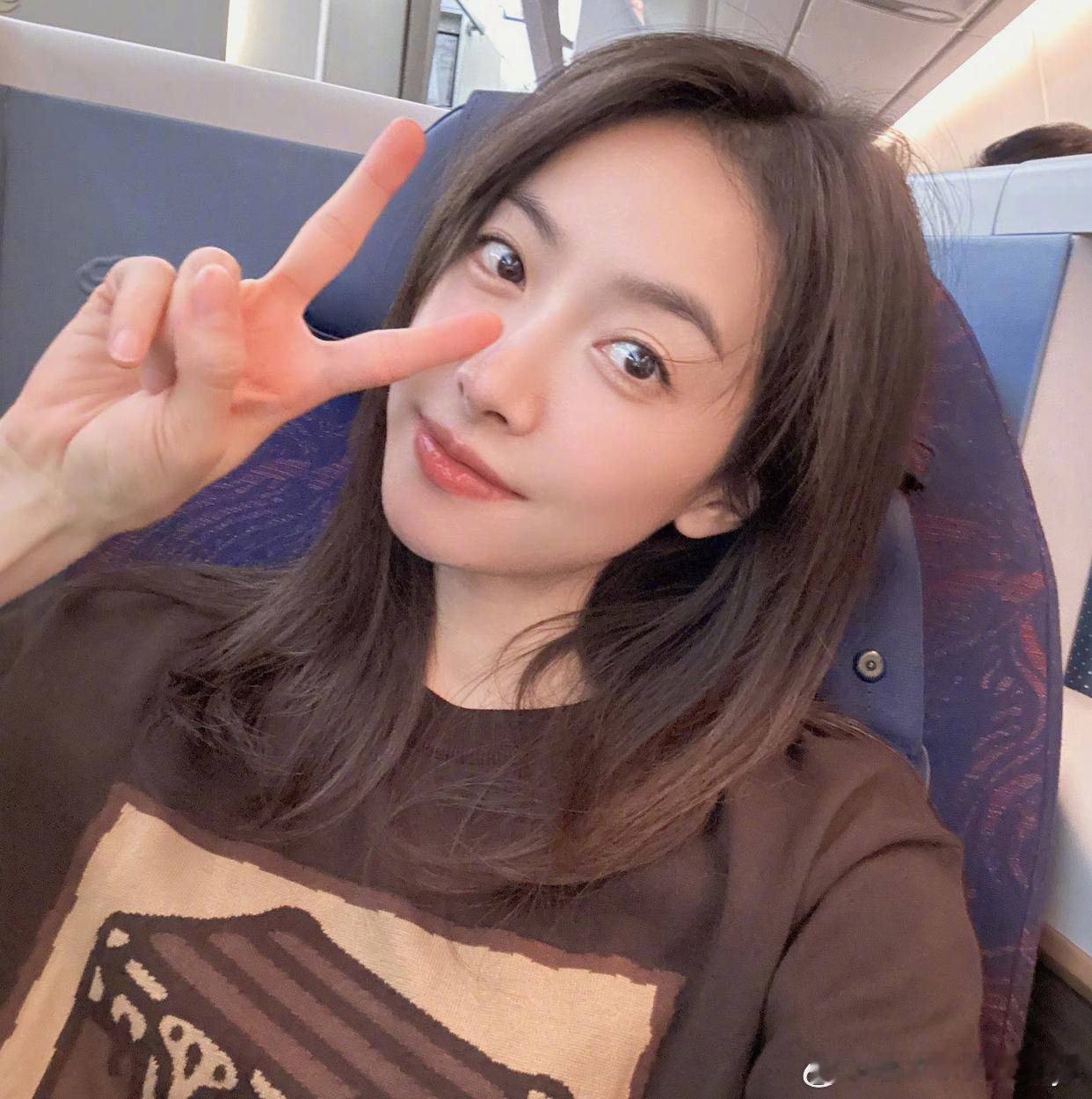 #陈好 花少6大姐#目前《花儿与少年好友记》正在播出中，这部综艺还是很受观众喜爱
