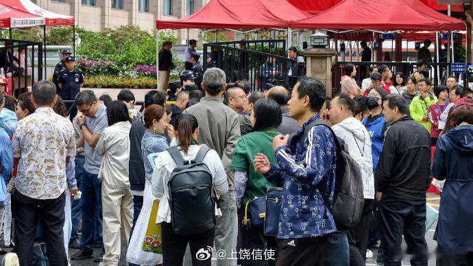 【代表建议设立带薪陪考假中考3天高考5天，当地人社局回应】官方回应建议设立带薪陪