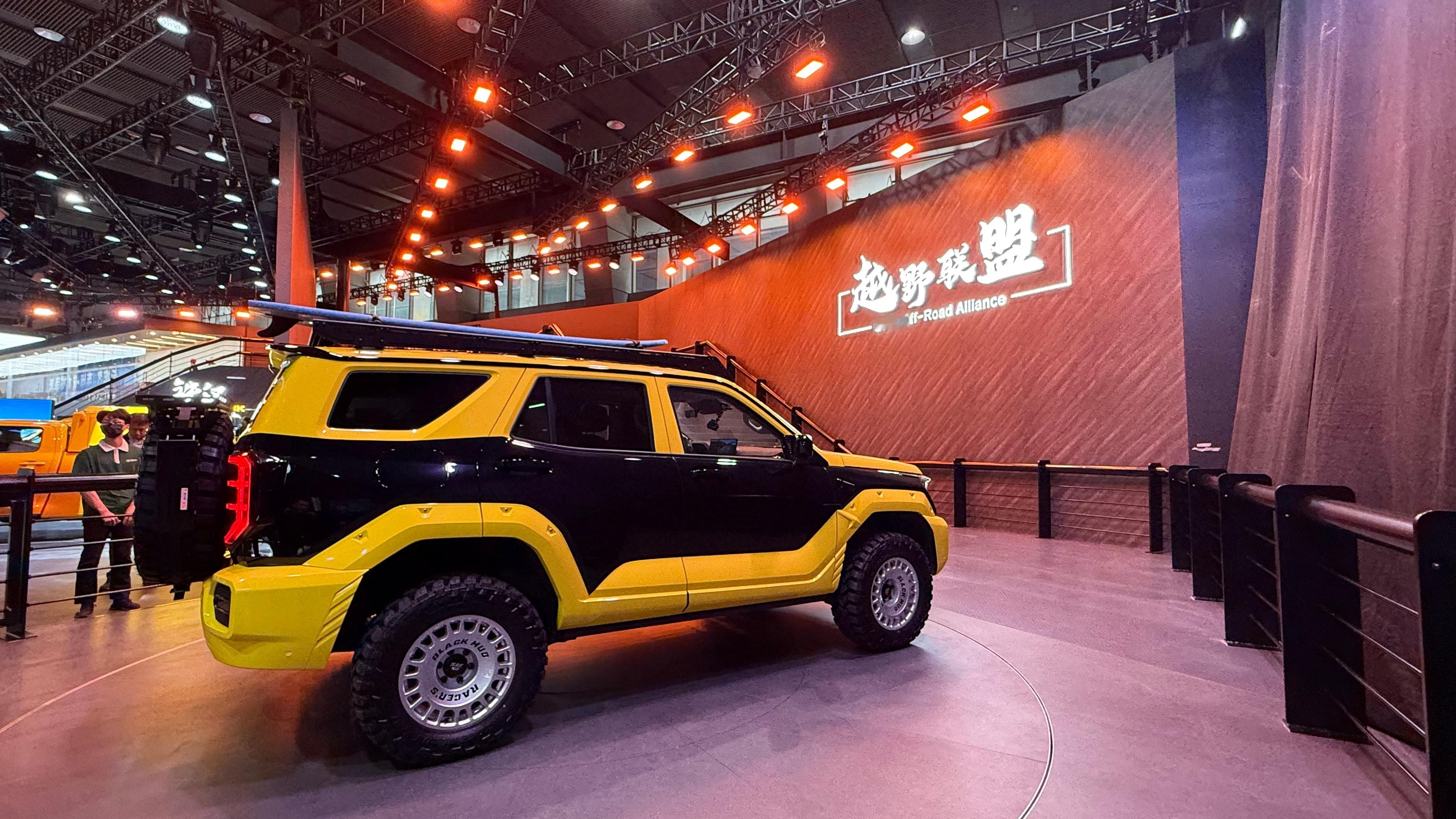 欢迎大家莅临广州车展坦克展台，潮酷装备全新坦克400已经就位，带大家现场体验极致