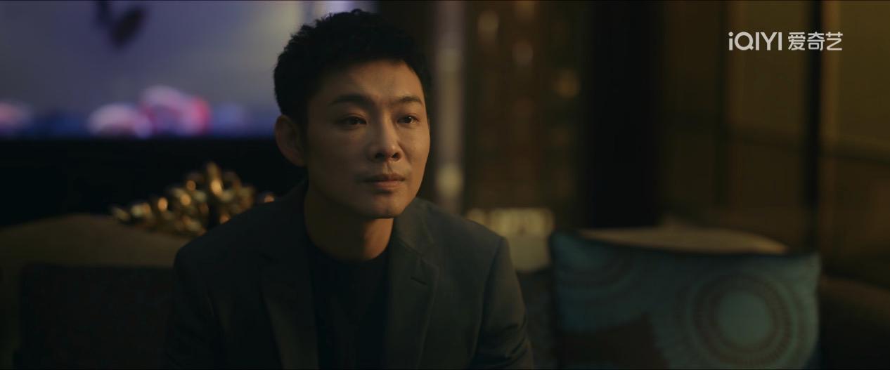 《低智商犯罪》里面，王骁逗老舅这段过于搞笑了！

王骁原本来找老舅是为了别的事情