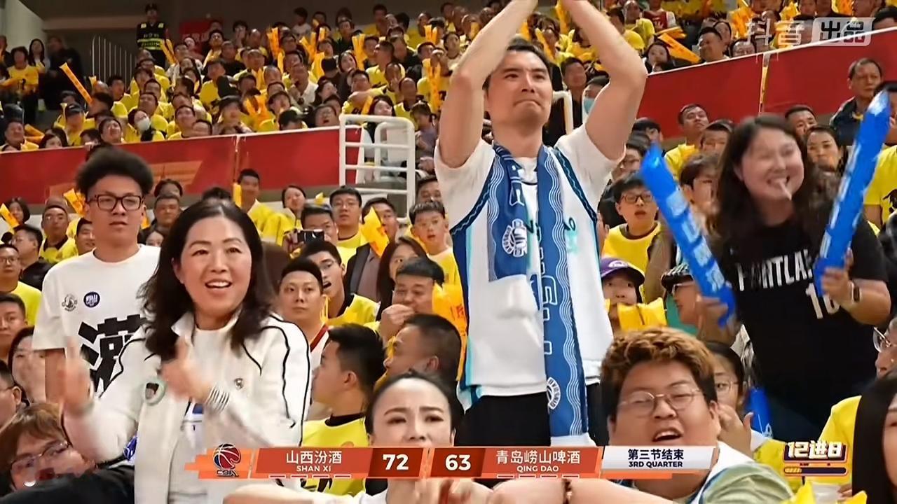第三节比赛中结束了，山西汾酒男篮还是领先！不过第三节比赛输了9分。

     