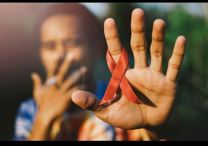 什么情况？媒体调查“老年艾滋病感染人数持续攀升”。疾控中心表示：部分老人会去价格