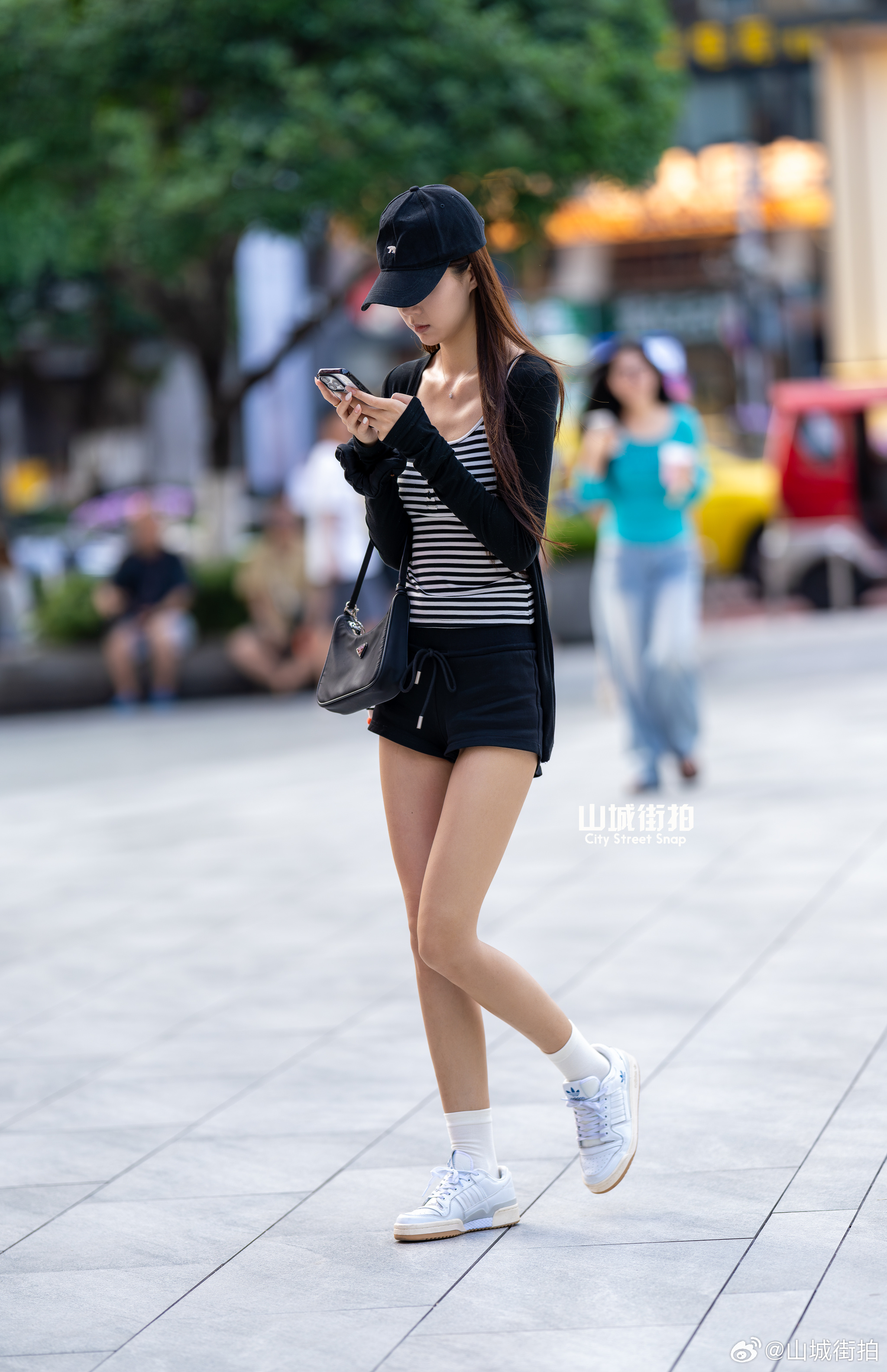 好高的小姐姐~ 
