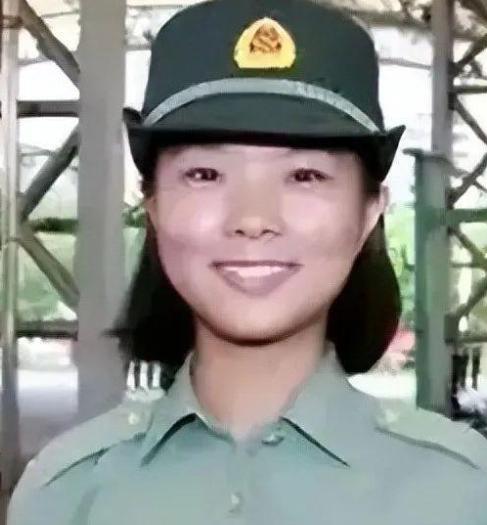 2020年，云南668分女孩李盈，拒绝了北大10万奖学金的邀请，选择国防科技大学