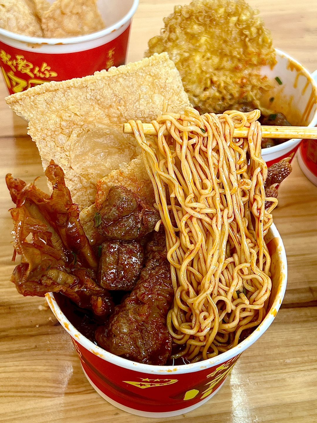来江汉路的！去吃这个爆汁mini螺丝臭豆腐……