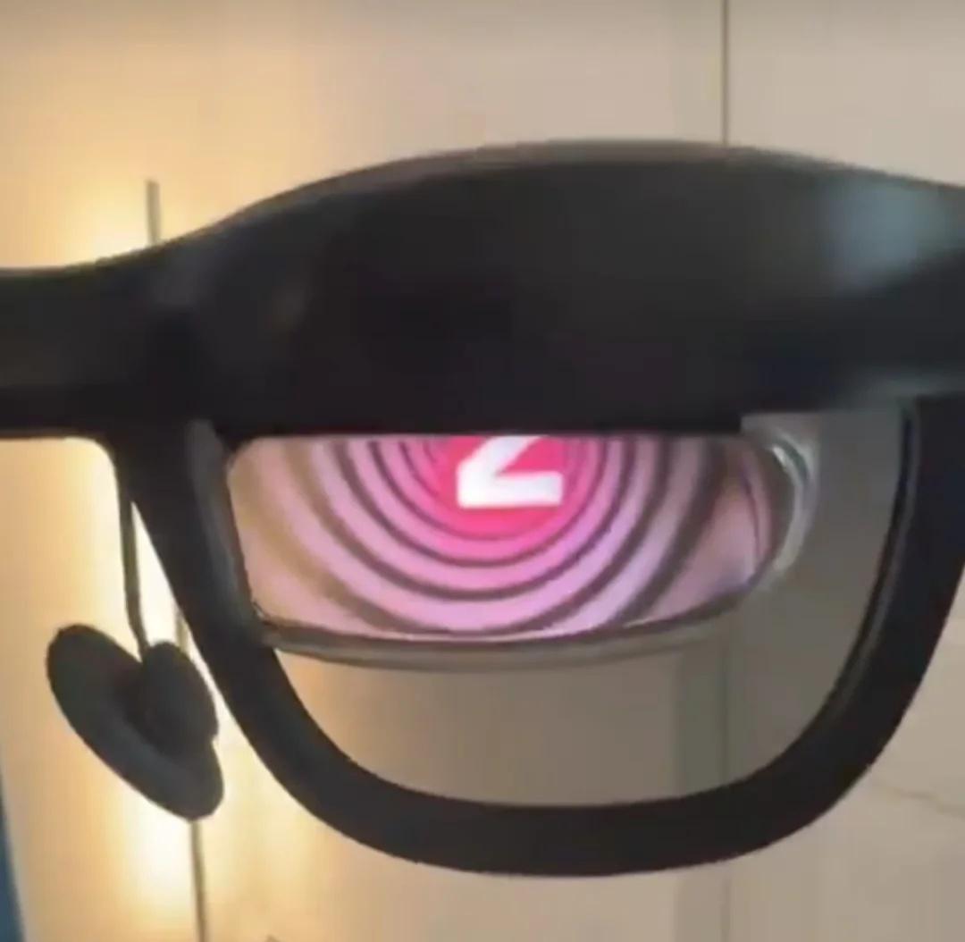 通过眼镜链接摄像看实时景象 有无设备推荐
如题） 催眠 洗脑 VR