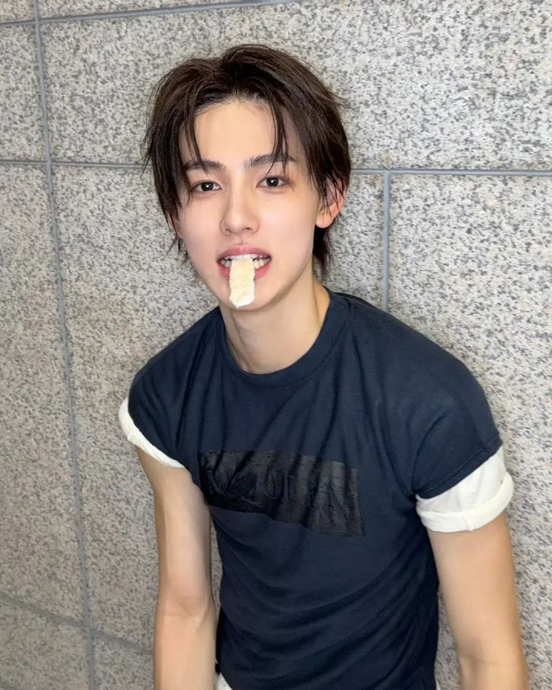 不喜欢会抽烟的男人 但如果是严成玹 我可以