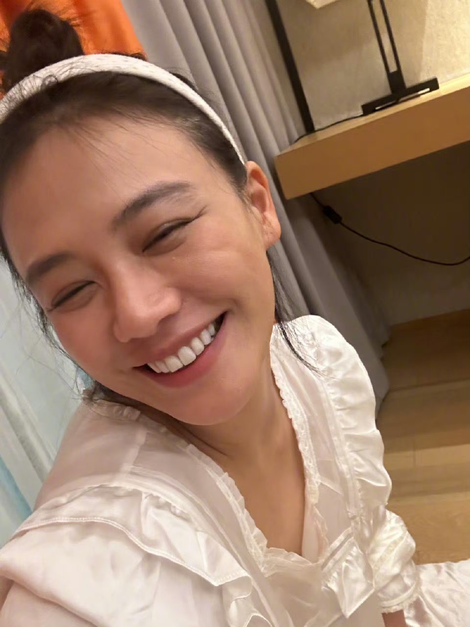 马思纯是真的有点单纯，一定要开心快乐呀[心]近期注意健康以及行车安全。 ​​​